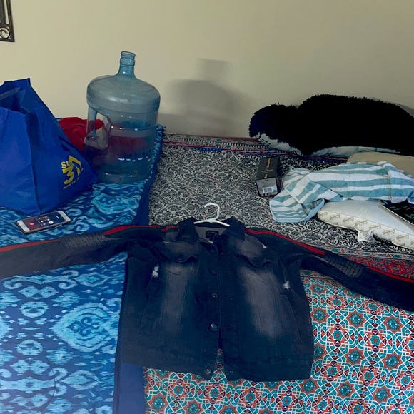 Black - Picture 1 of 4